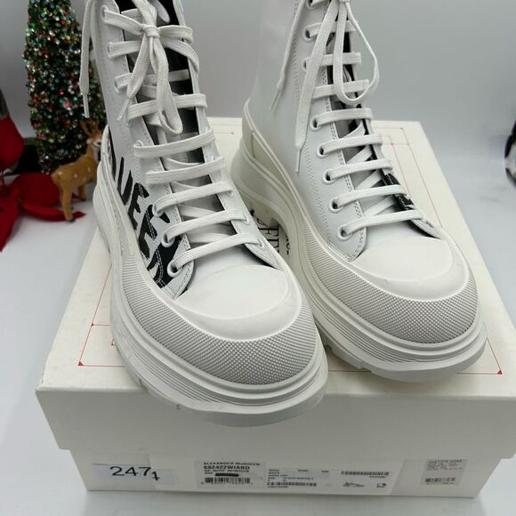 Men’s Alexander, McQueen tred slick graffiti boots size 43 made in Italy main image 7